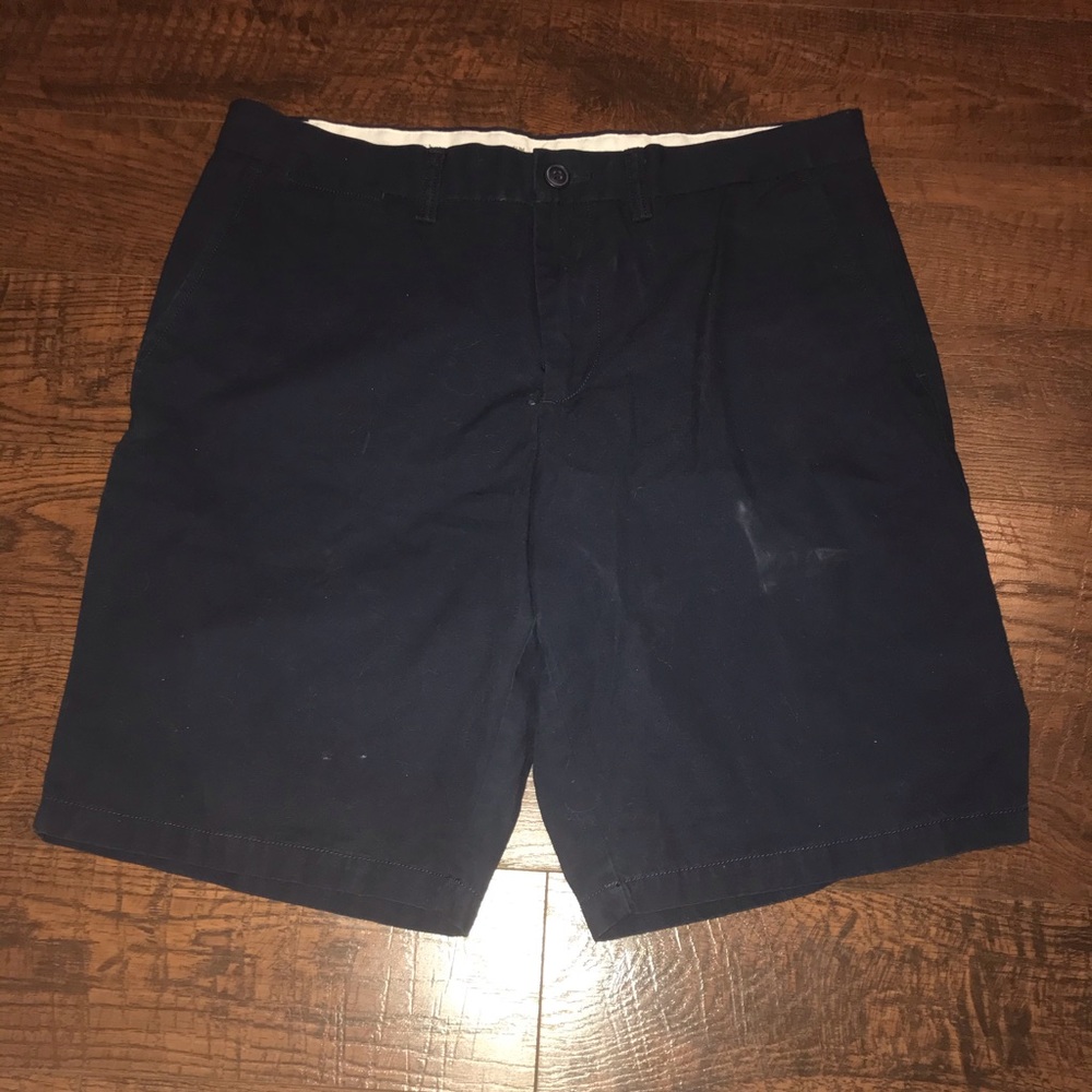 Men’s Old Navy slim shorts